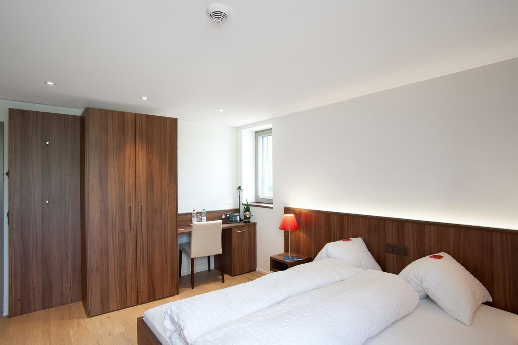 Seehotel Delphin Meisterschwanden Pokoj fotografie