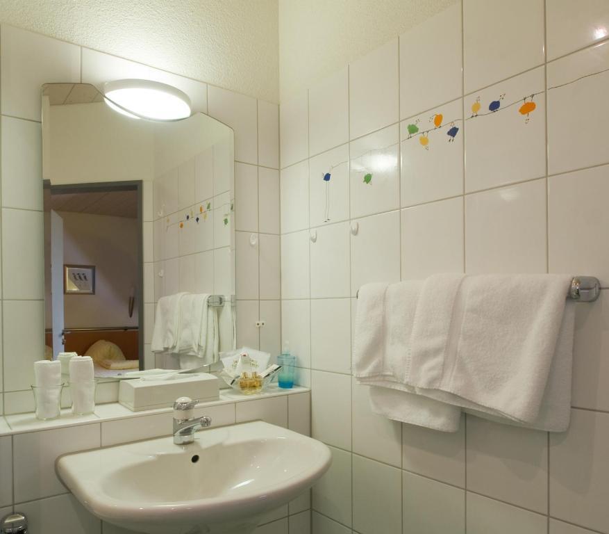 Seehotel Delphin Meisterschwanden Pokoj fotografie